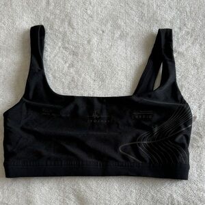 H&M Move DryMove High Shine Cardio Sports Bra in Dark Grey